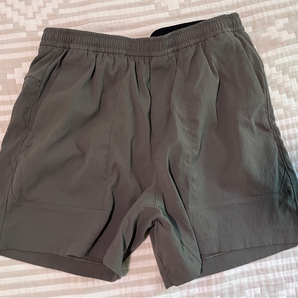 Lululemon Bowline Short Woven 5” - Medium Olive